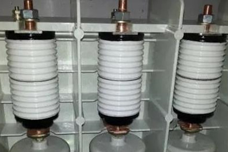 真空開關(guān)管產(chǎn)生操作過電壓的原因是什么？