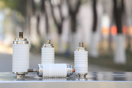 真空開關(guān)管接觸點選什么材質(zhì)好？一般為銅合金！