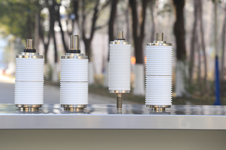 真空開關(guān)管結(jié)構(gòu)及工藝有怎樣的特點(diǎn)和優(yōu)勢(shì)？